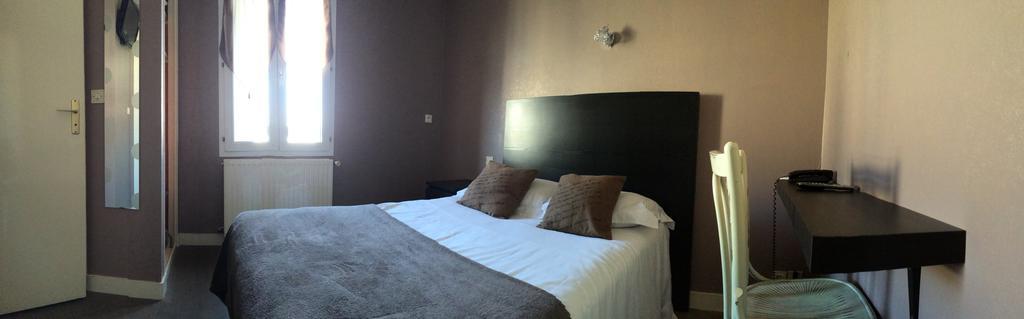 Hotel Les Voyageurs Les Sables-dʼOlonne Habitación foto